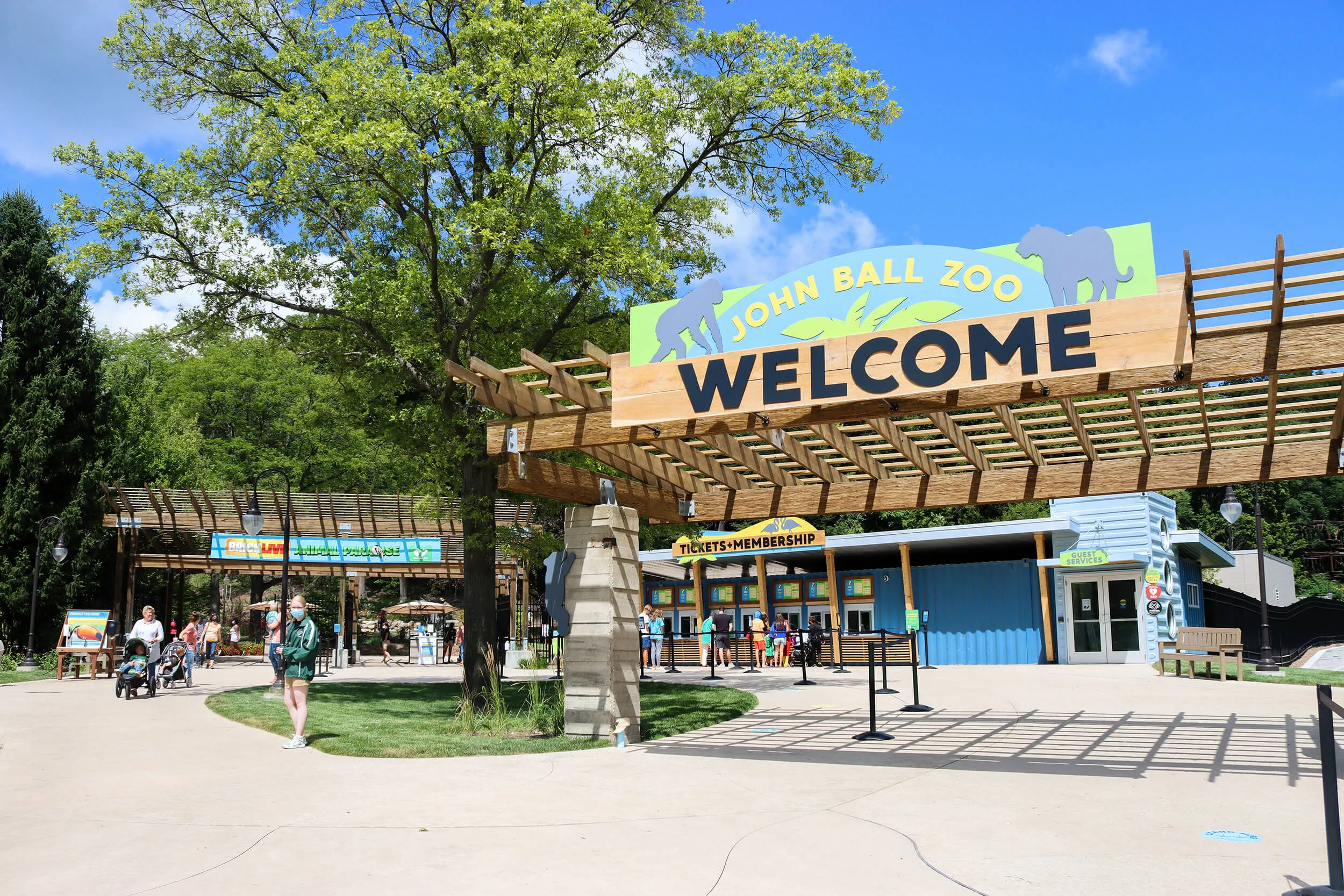 John Ball Zoo Lantern Festival Returns to Grand Rapids for 2024. GR Zoo  Lights are Back! 